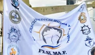 Gremios fluviales iniciaron paro total de actividades contra la desregulación del sector