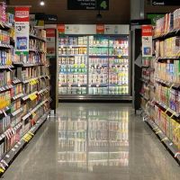 Las dos caras de una misma Argentina: caen las compras en supermercados y se disparan en esparcimiento