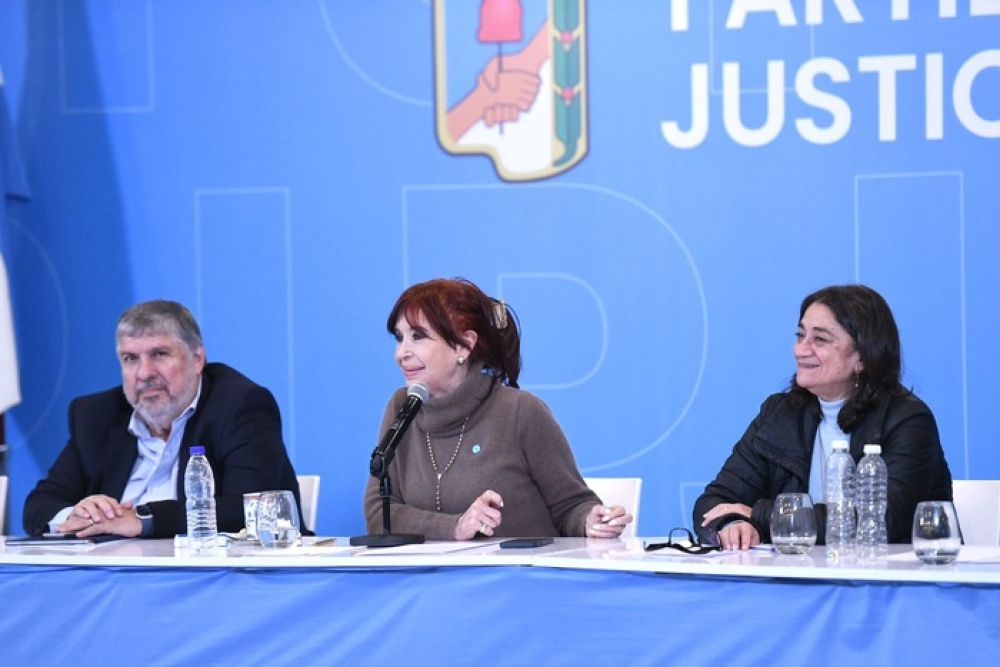 Cristina Kirchner encabez una cumbre del PJ con el objetivo de 