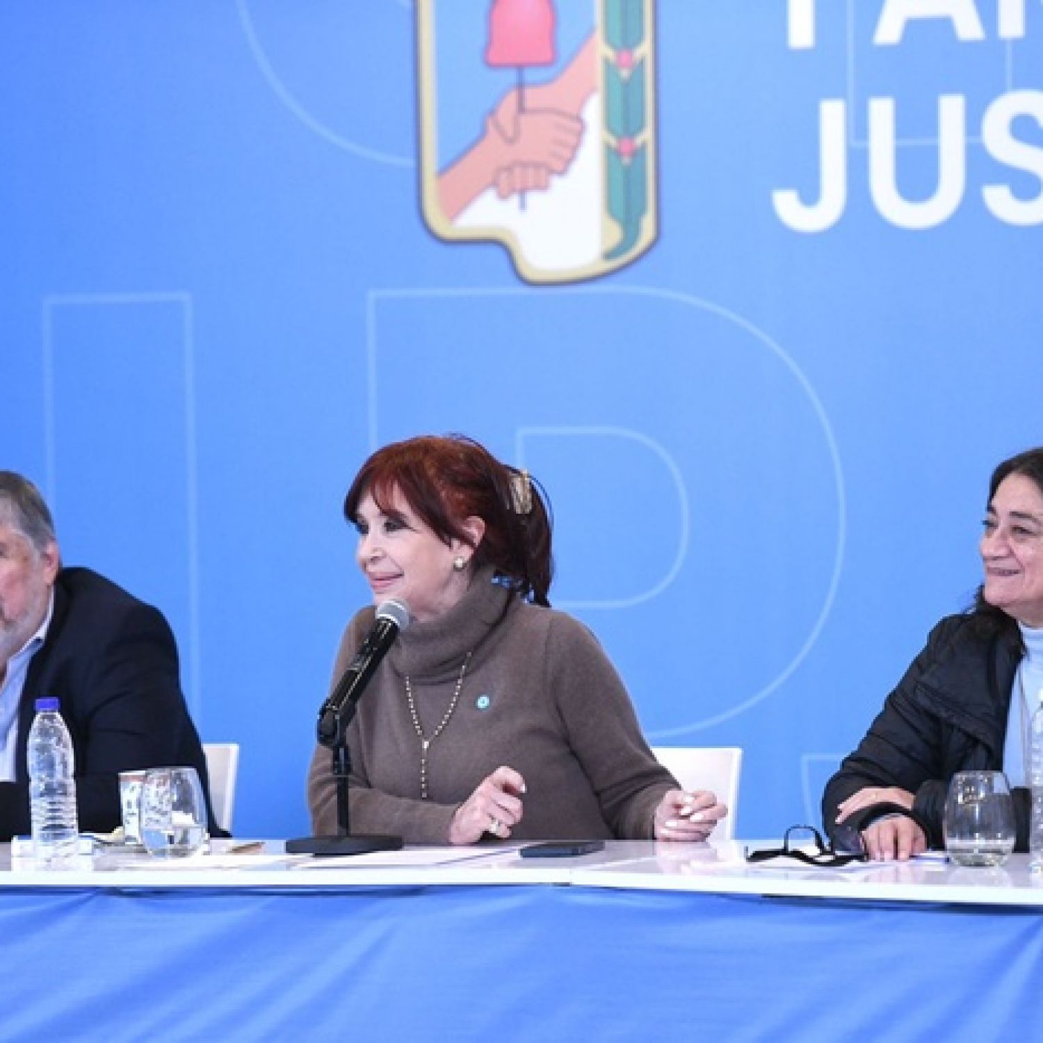 Cristina Kirchner encabezó una cumbre del PJ con el objetivo de ...