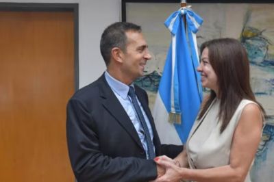 El Gobierno propone una paritaria de 0% para los estatales y crecen los conflictos salariales