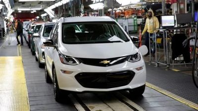 General Motors confirmó que frenará su producción durante todo junio