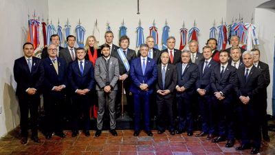 Del látigo al Zoom, Milei ensaya una nueva arquitectura de poder con los gobernadores
