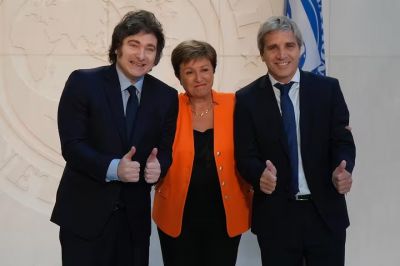 El FMI demora su reunión para ayudar a Milei