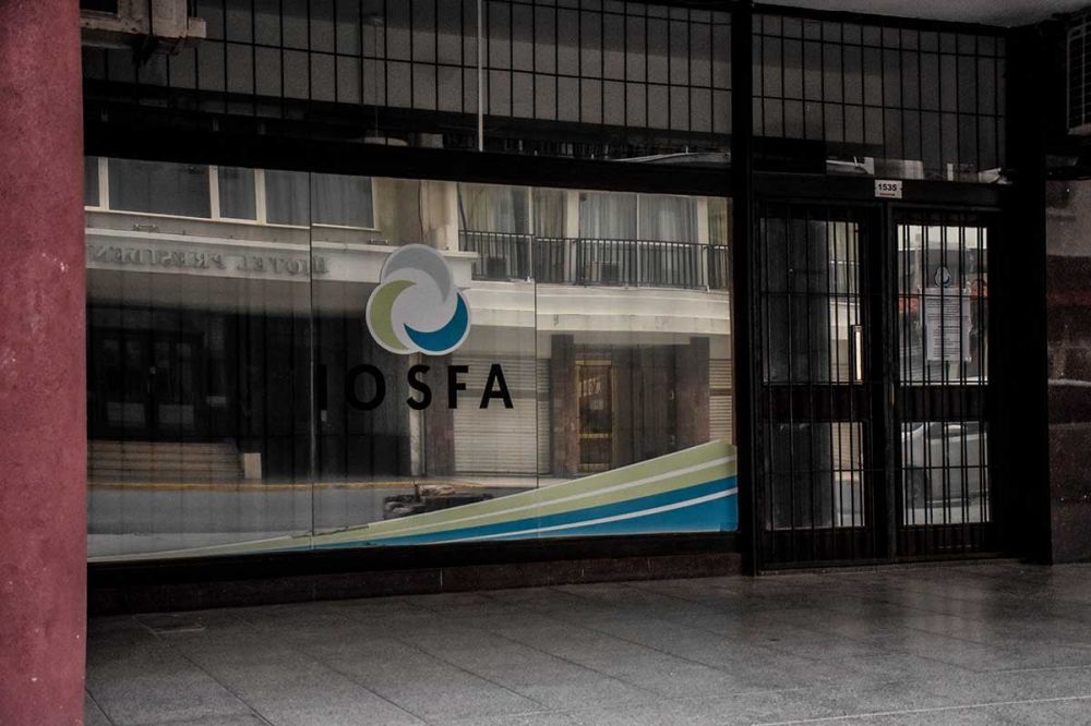 En medio de las denuncias de negocios libertarios con la salud, el Gobierno profundiza el vaciamiento de IOSFA, una obra social con 600 mil afiliados