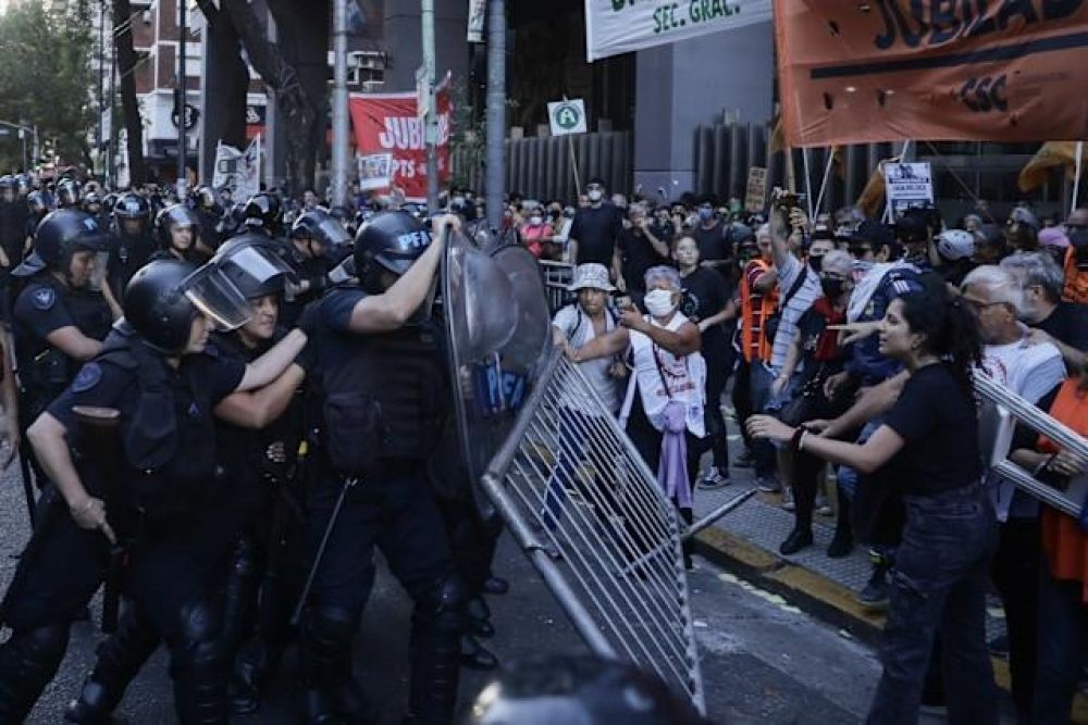 Ms jubilados obligados a salir a trabajar: la actividad de los mayores de 66 aos toc un mximo histrico