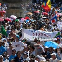 El Santo Padre clama por la unidad familiar como signo de esperanza
