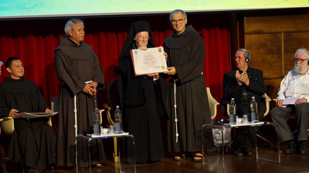 El patriarca ecumnico Bartolom I recibi el Premio Laudato si'