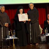 El patriarca ecumnico Bartolom I recibi el Premio Laudato si'