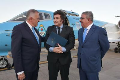 Dos gobernadores peronistas adhirieron al plan para captar los dlares del colchn a pesar de la cada en el reparto de recursos