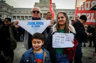 La Plaza del NO a Javier Milei: un solo grito, reclamos de todos los colores