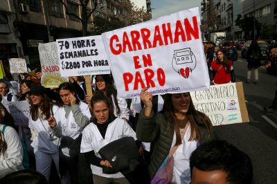 Garrahan: el Gobierno ajusta, amenaza a residentes y busca contratar profesionales de manera intempestiva