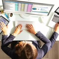 Pluriempleo y sobreocupación: las dos caras de la pérdida del poder adquisitivo y la precarización