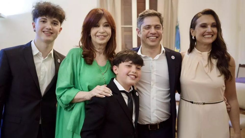 Con el fantasma de la proscripcin pisando los talones, CFK exhibe la unidad como prueba de liderazgo