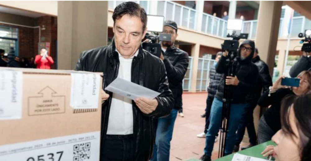Elecciones en Misiones | Carlos Rovira vot en la Escuela Provincial N 528 de Posadas
