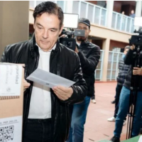 Elecciones en Misiones | Carlos Rovira vot en la Escuela Provincial N 528 de Posadas