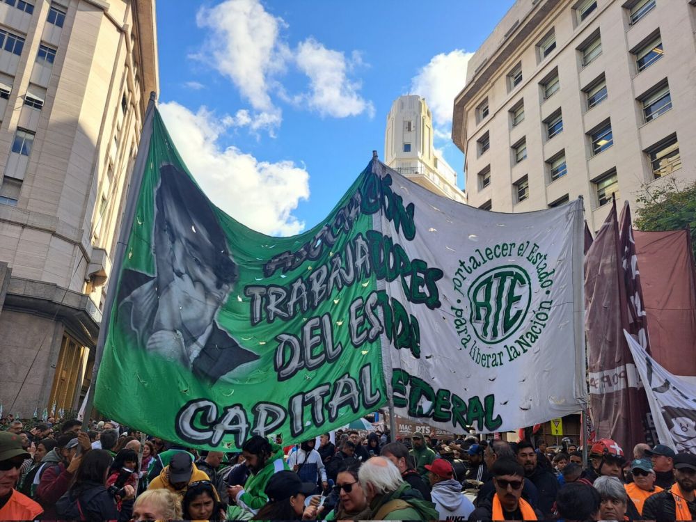 ATE Capital hace punta de lanza y anuncia un paro y movilizacin: Defender a Cristina es defender la democracia