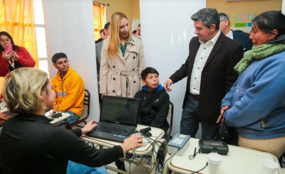El gobernador Orrego recorri el operativo San Juan Cerca en Angaco