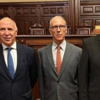 La Corte entra en la historia que escribe la extrema derecha