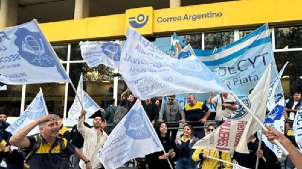 La Federacin de Obreros y Empleados del Correo declar el estado de alerta y movilizacin en defensa de la democracia