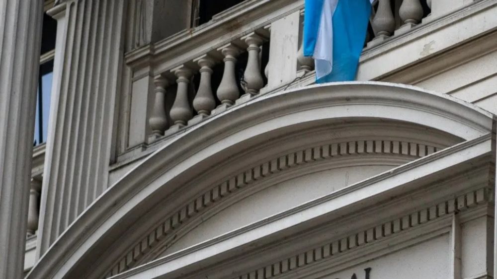 El BCRA acumul dlares va deuda y se viene un semestre adverso