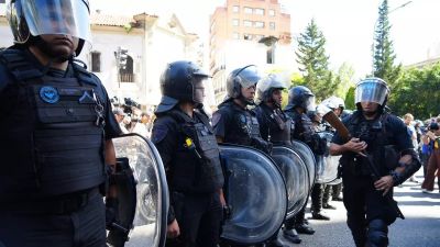 Bullrich habilita requisas de la Polica Federal en la va pblica sin orden judicial