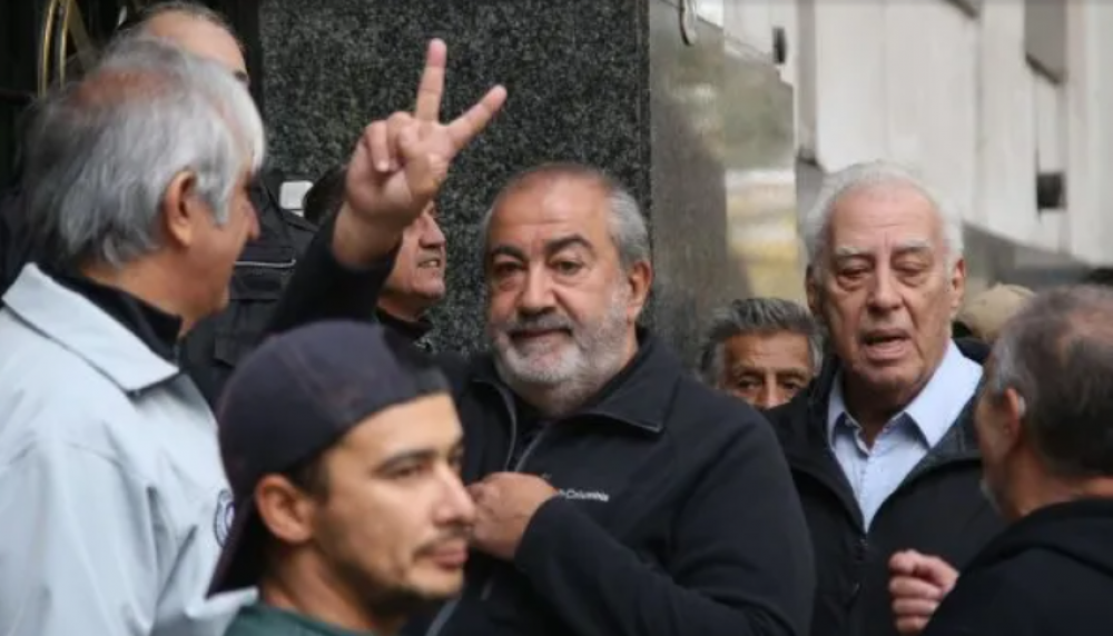 La CGT convoca, pero no marcha y se despega ms de la conduccin de CFK