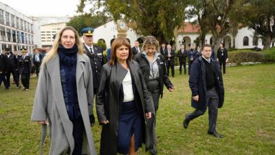 Bullrich mand a requisar colectivos y a pedir documento a los pasajeros de trenes