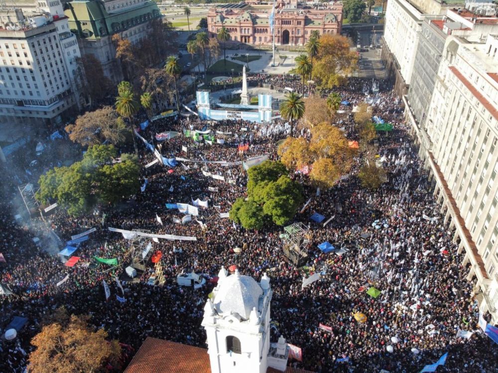Las dos CTA marcharon en unidad en apoyo a CFK: Es muy importante la capacidad de movilizacin de nuestro pueblo para defender la democracia