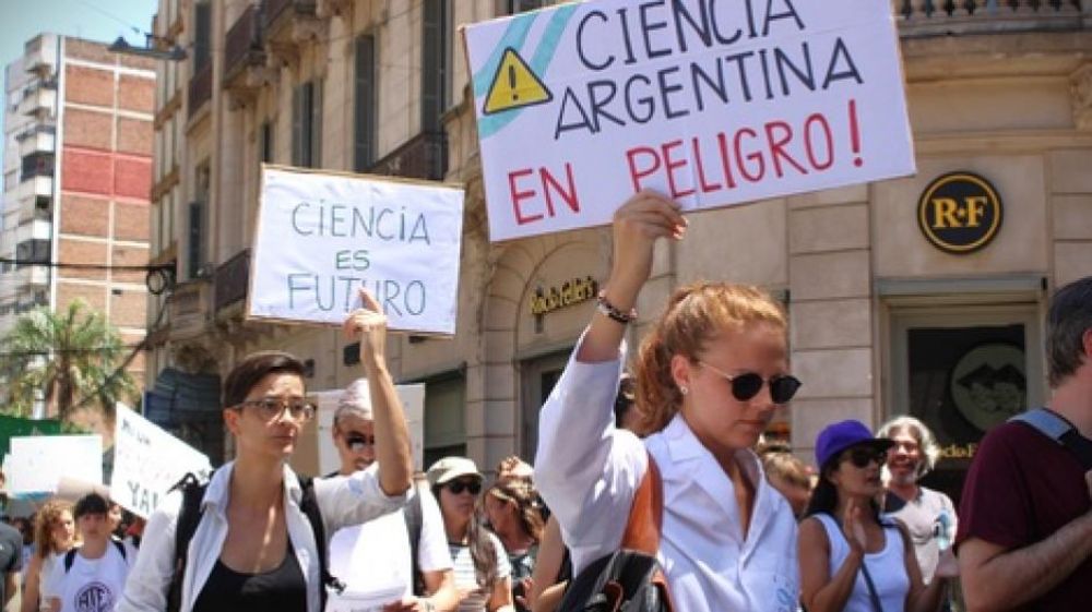 Nuevo ajuste en ciencia y tcnica: fusionan organismos y advierten ms despidos en el Estado