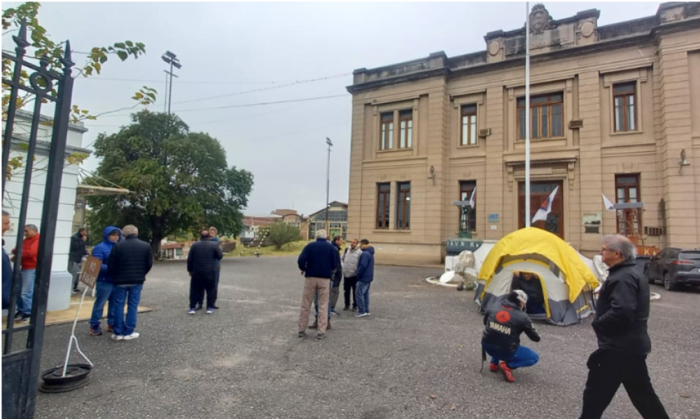 Trabajadores de Dragado y Balizamiento ocupan oficinas por promesas incumplidas y exigen respuestas urgentes