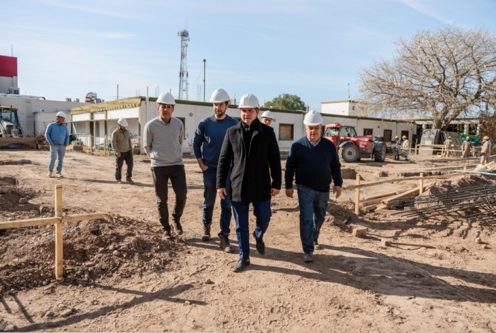 Orrego recorri la obra del nuevo Instituto Odontolgico de San Juan