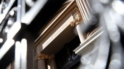 Reservas: advierten que la estrategia del Gobierno puede poner en riesgo la refinanciaci�n de deuda en 2026