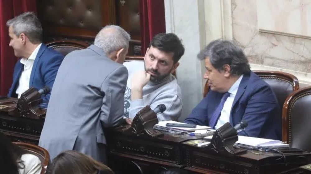 En medio del parate legislativo, la oposicin busca marcarle la cancha a Milei en Diputados