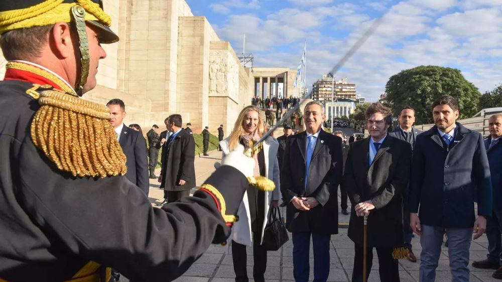 Milei arma su propio acto por el Da de la Bandera y Jorge Macri pide bajar el nivel de odio