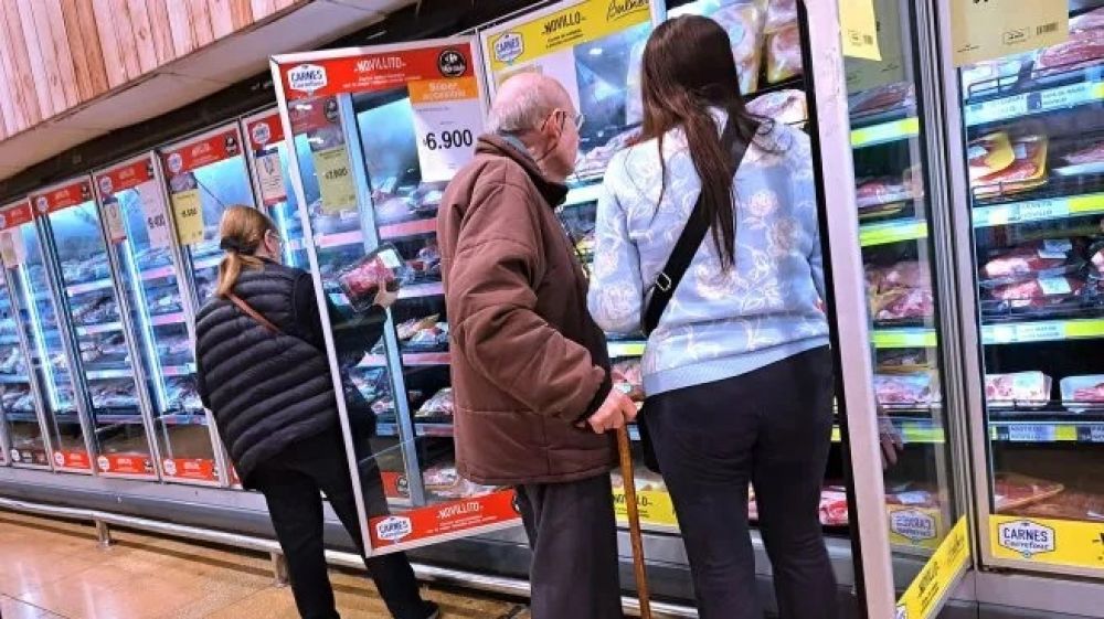 Consumo: las grandes cadenas dan pelea con más del 70% de los productos vendidos bajo promociones