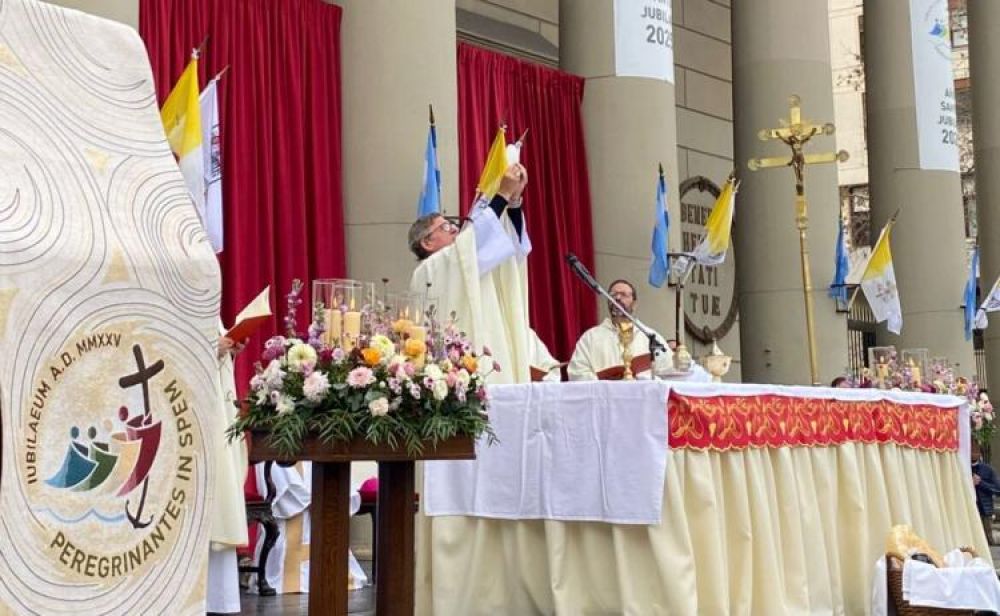 Mons. Garca Cuerva en Corpus: 