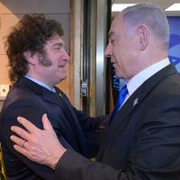 Milei y su apoyo fanático a Israel: jugar con fuego
