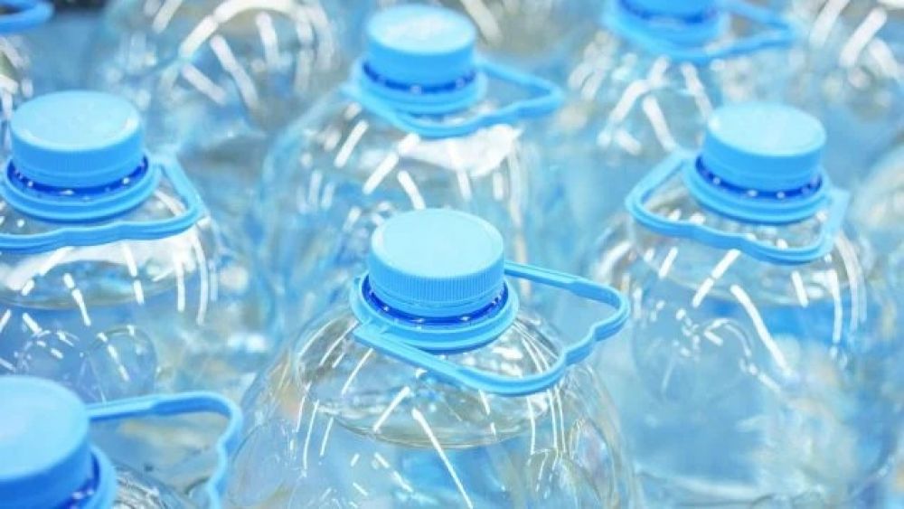 La OCU confirma cul es la mejor marca de agua mineral en 2025, y hay sorpresas en su veredicto