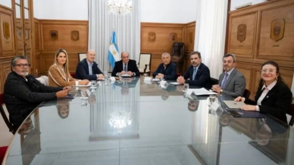 Con la UIA, CGT, aliados y sin Milei, el Gobierno delinea sus prximas reformas