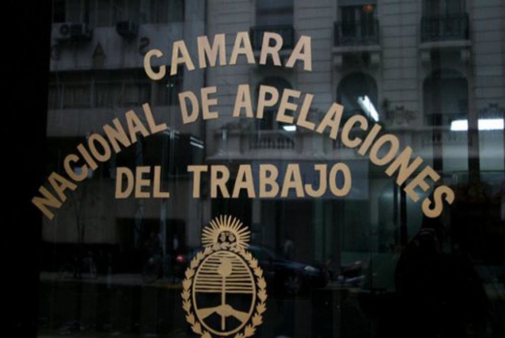 Fallo judicial: rechazan demanda de un empleado que se consideró despedido sin esperar respuesta oficial