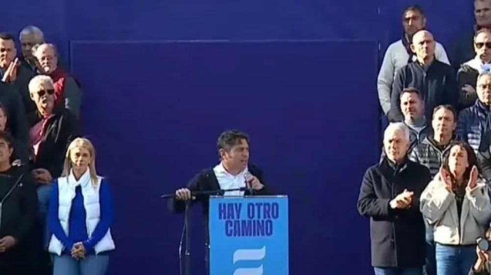 Contactos de Axel Kicillof con el PJ bonaerense para avanzar en frente electoral