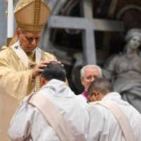 El Papa a los sacerdotes: Configuren cada vez ms su corazn con el de Cristo