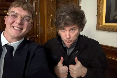Las misteriosas llamadas a Hayden Davis en su visita a Buenos Aires