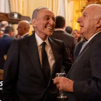 El gobierno de La Embajada, la risa de Magnetto y dos respuestas sociales que pueden definir la elección