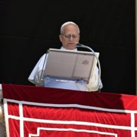 Len XIV: Que callen las armas y se trabaje por la paz a travs del dilogo
