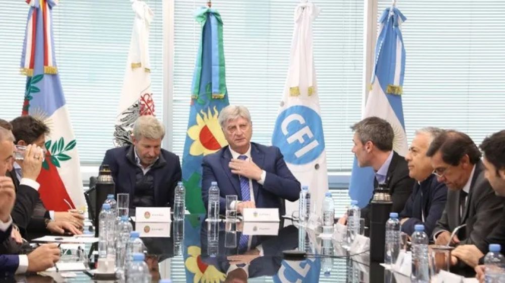 Reclamos de fondos: gobernadores renen a sus ministros con enviado de Luis Caputo