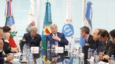 Reclamos de fondos: gobernadores renen a sus ministros con enviado de Luis Caputo