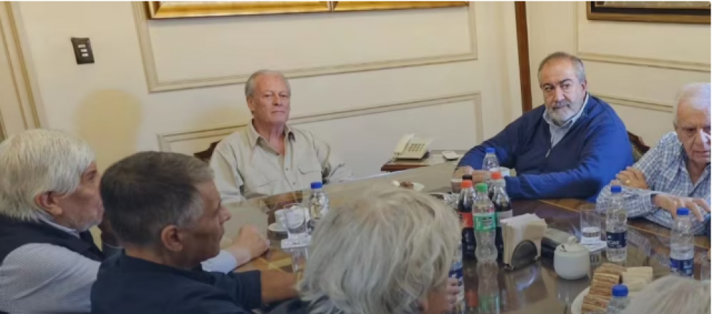 spera reunin de la mesa chica de la CGT, con duros cruces y reproches por la marcha contra Sturzenegger