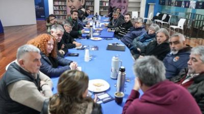 Sindicatos se suman a la campaa en defensa de Cristina Kirchner y denuncian proscripcin